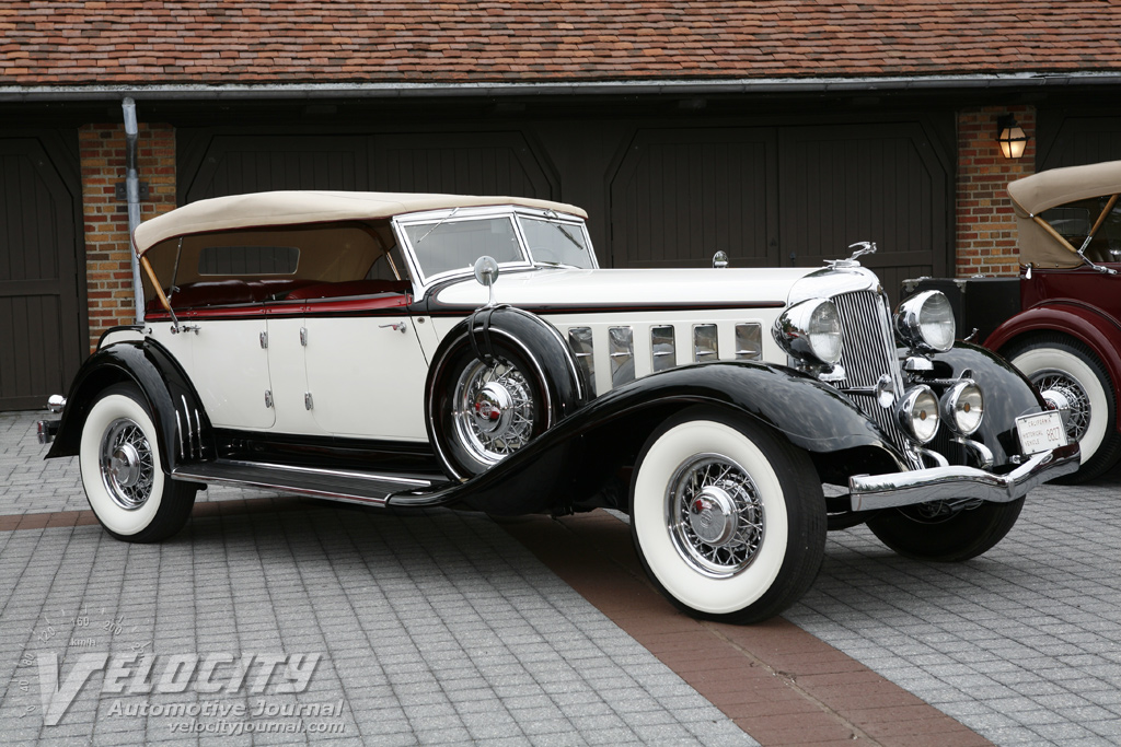 Nice Images Collection: 1933 Chrysler Cl Imperial Sport Phaeton Desktop Wallpapers