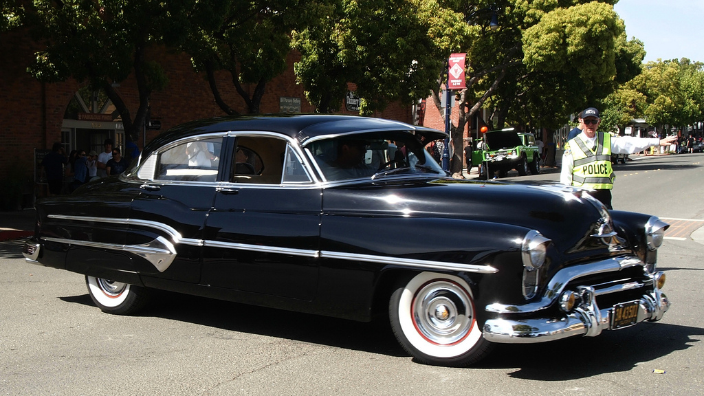 1951 Oldsmobile 98 Backgrounds, Compatible - PC, Mobile, Gadgets| 1024x576 px
