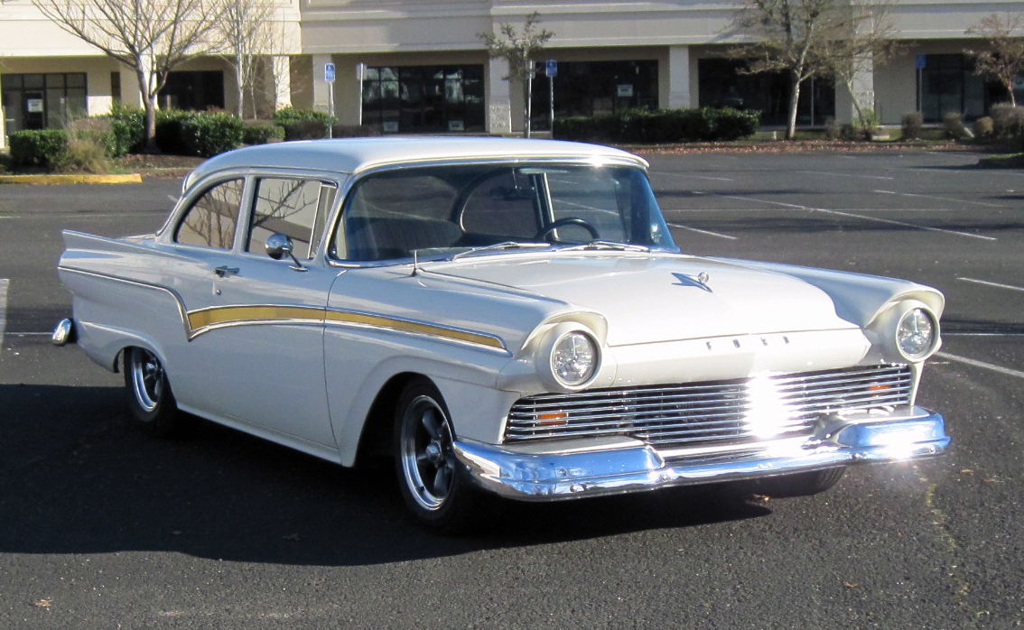 1957 Ford Custom #19
