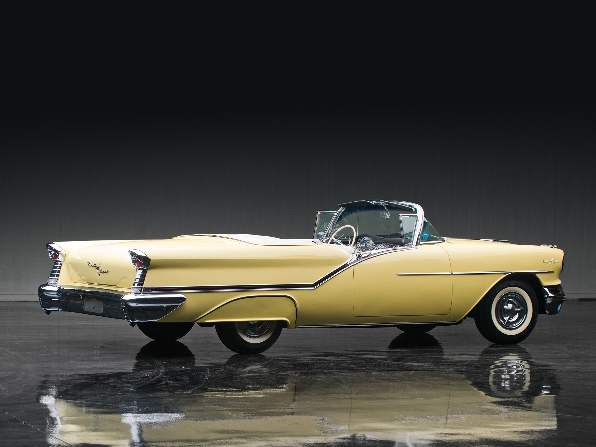 Nice Images Collection: 1957 Oldsmobile Starfire  Desktop Wallpapers