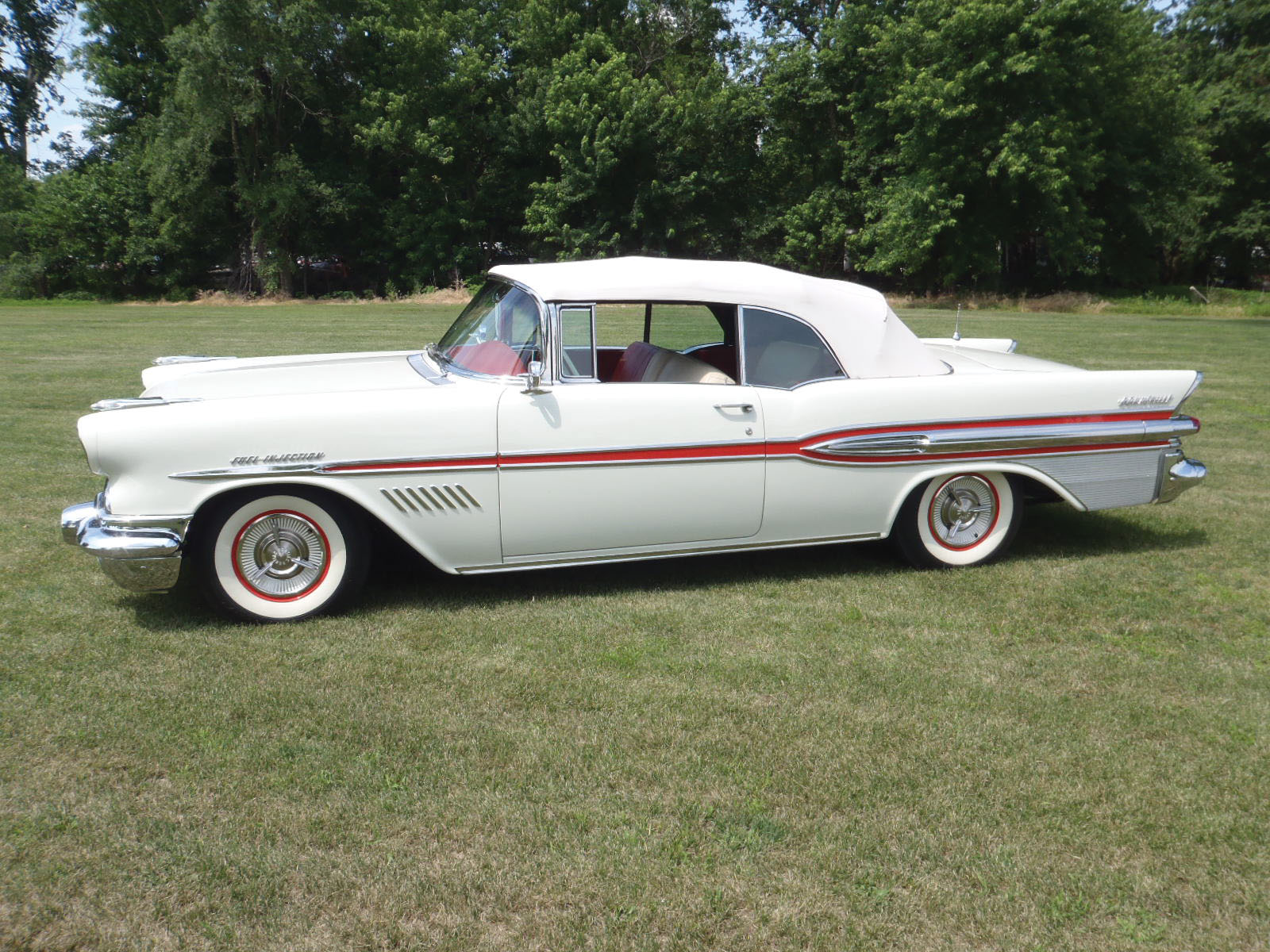 1957 Pontiac Bonneville #7