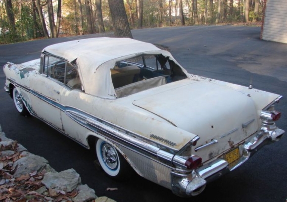 1957 Pontiac Bonneville #22