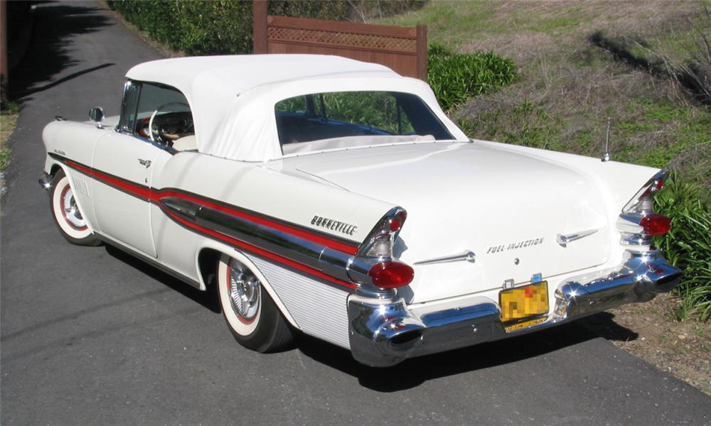 1957 Pontiac Bonneville #19