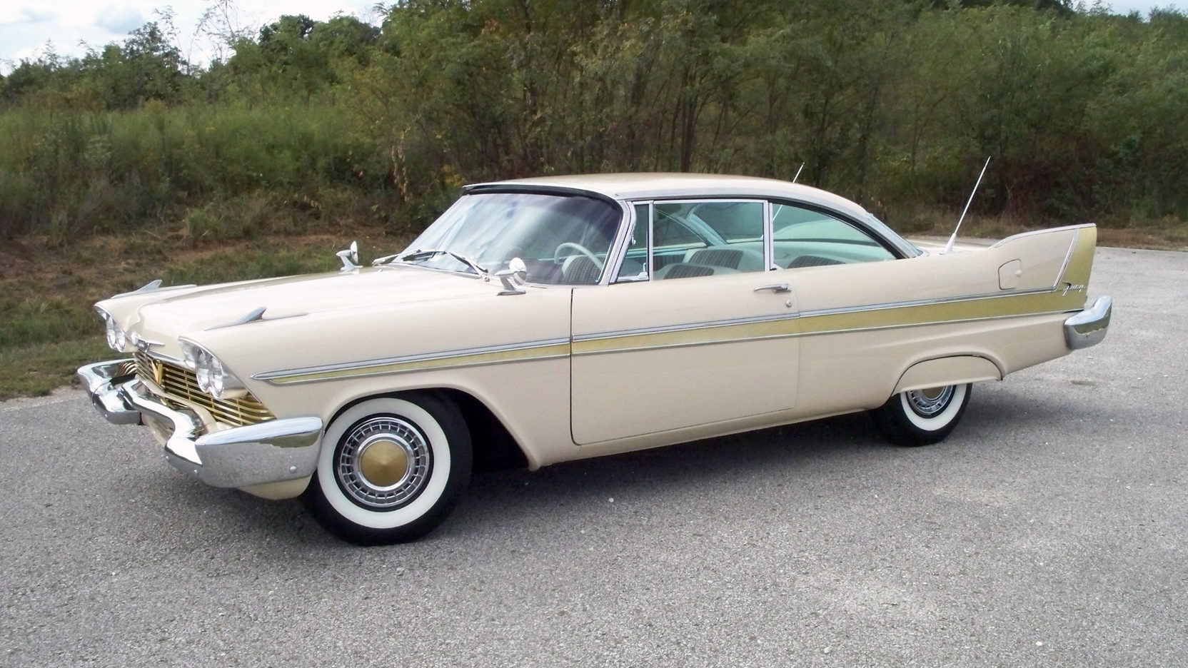 Nice Images Collection: 1958 Plymouth Fury Desktop Wallpapers