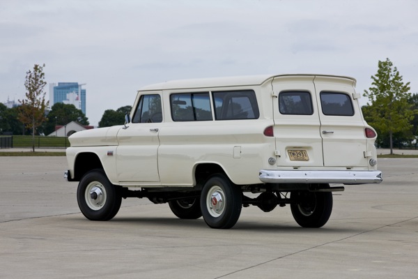 1966 Chevrolet Suburban #12