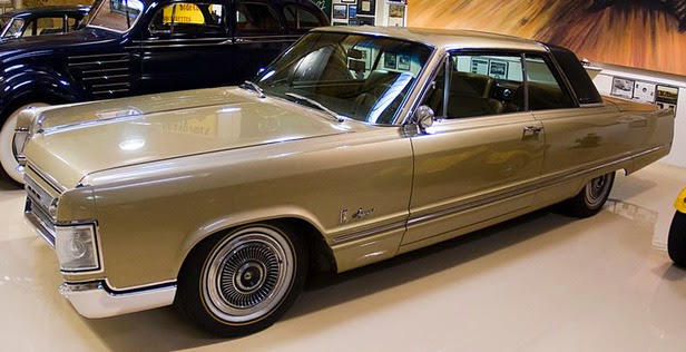 1967 Chrysler Imperial Crown Coupe #17