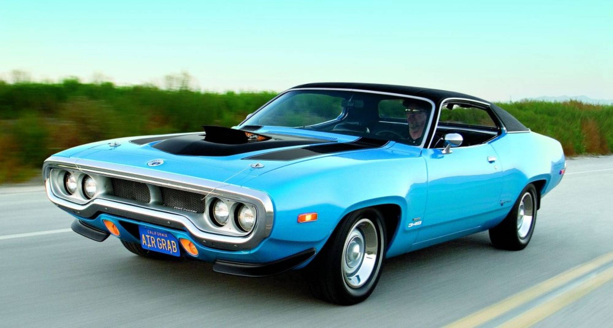 High Resolution Wallpaper | 1971 Plymouth Road Runner 2000x1070 px
