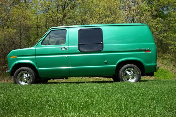 Nice Images Collection: 1976 Ford Econoline Desktop Wallpapers