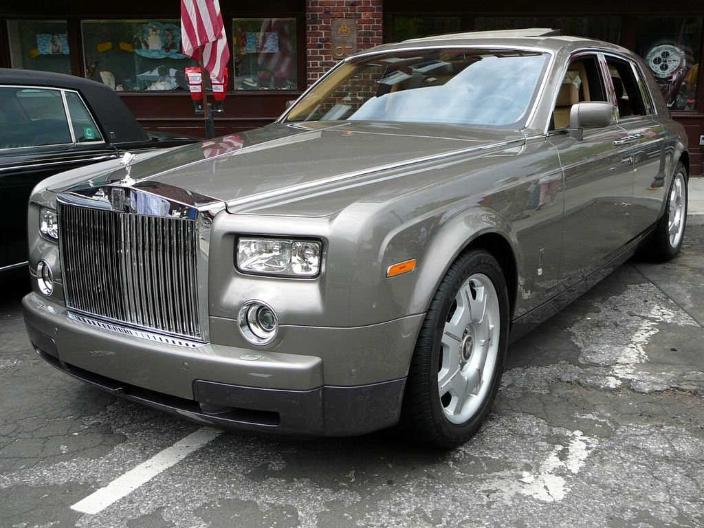 HQ 2006 Rolls Royce Phantom  Wallpapers | File 195.06Kb