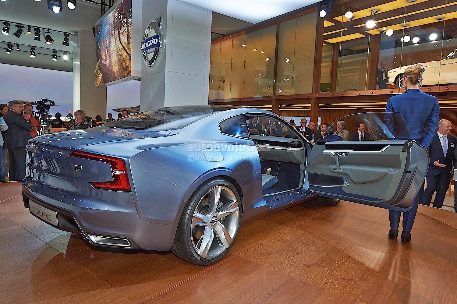 Images of 2013 Volvo Coupe Concept | 1500x998
