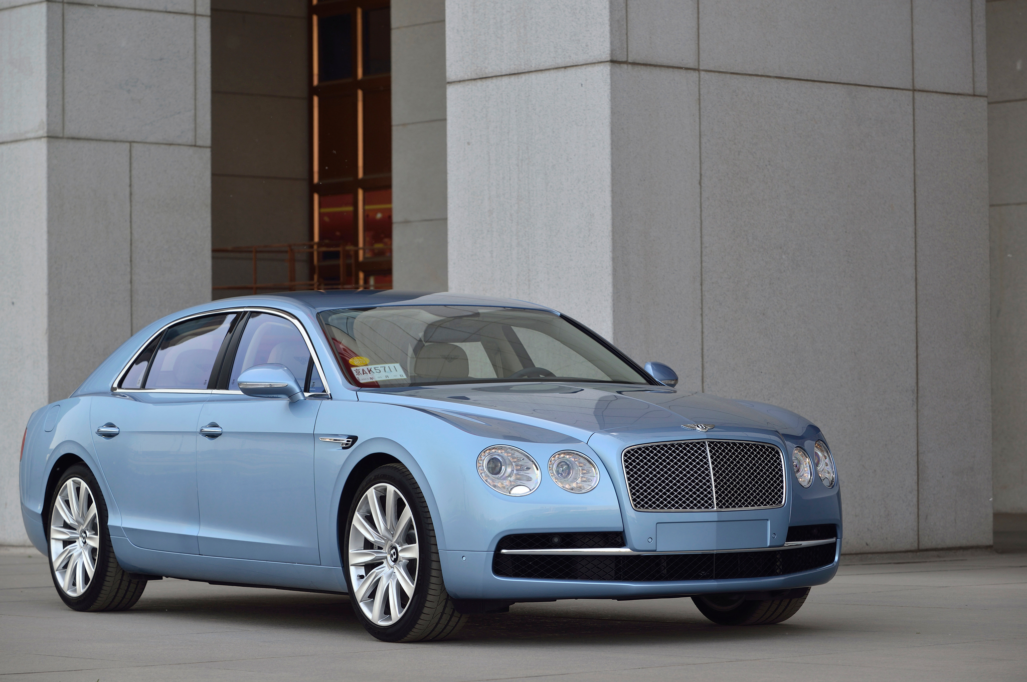Images of 2014 Bentley Flying Spur | 2048x1360