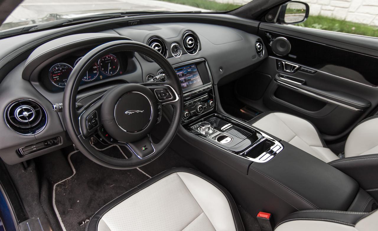 Nice Images Collection: 2014 Jaguar XJR Long Wheelbase Desktop Wallpapers