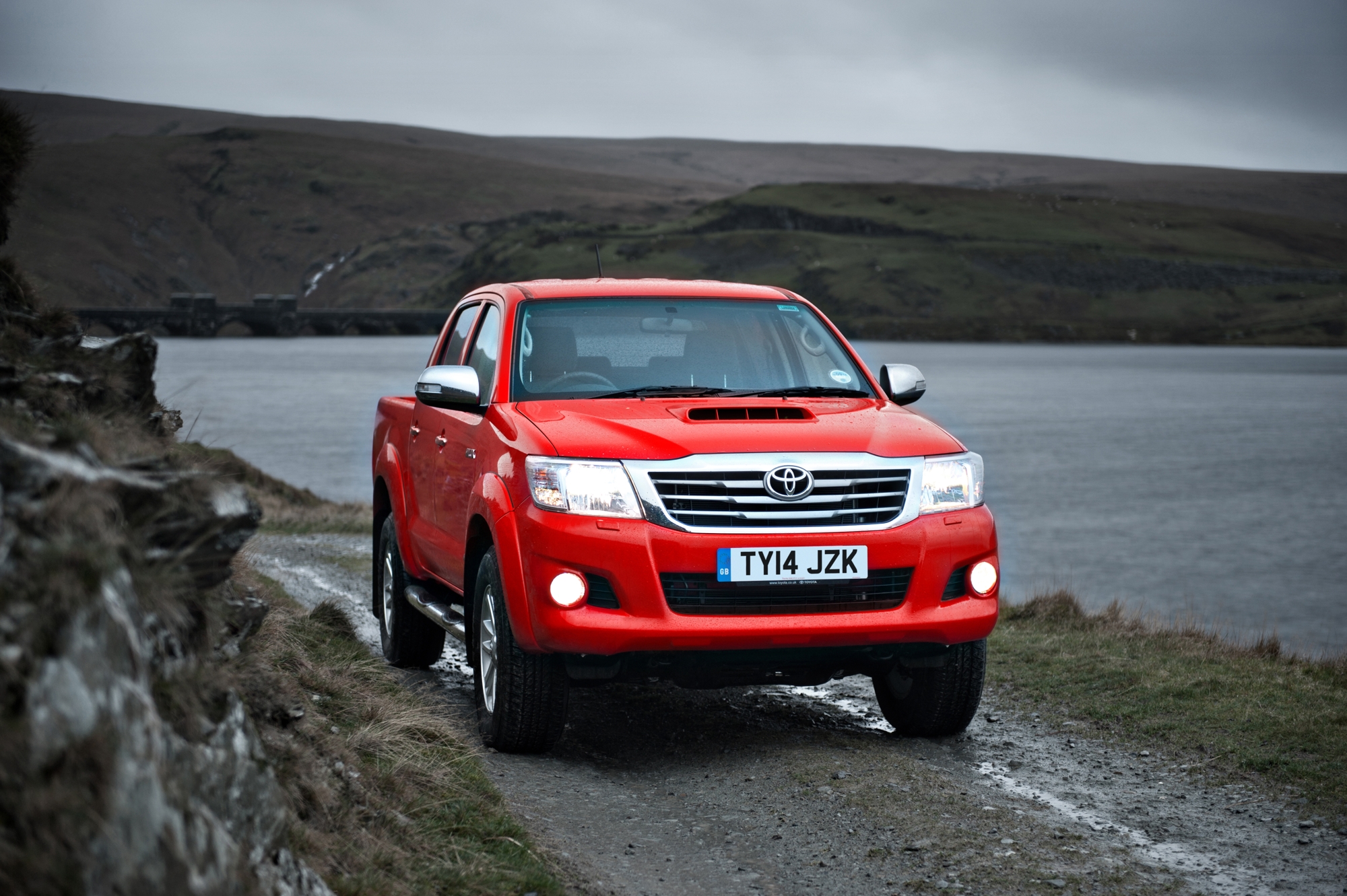 Amazing 2014 Toyota Hilux Invincible Pictures & Backgrounds