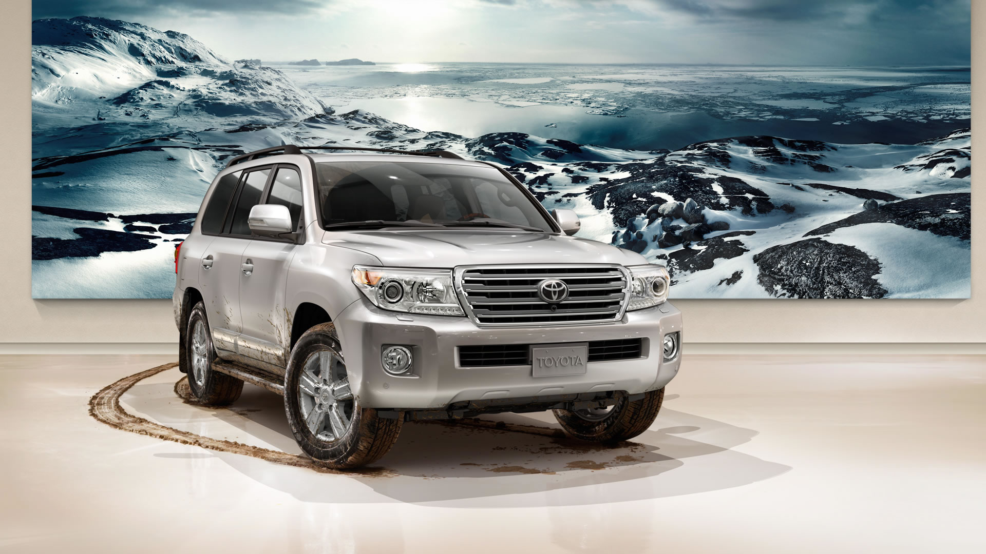 Nice Images Collection: 2014 Toyota Land Cruiser Desktop Wallpapers