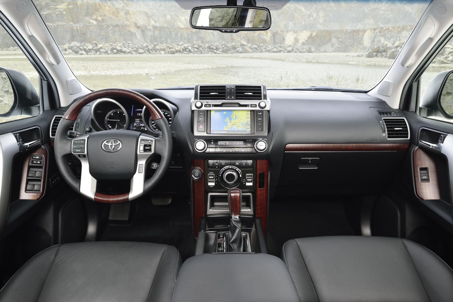 HQ 2014 Toyota Land Cruiser Wallpapers | File 189.35Kb