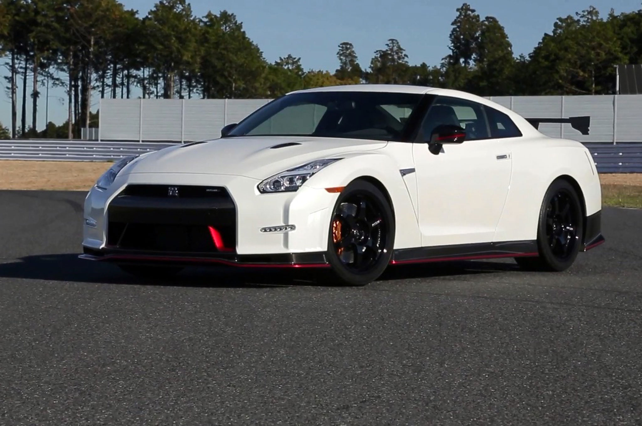 HD Quality Wallpaper | Collection: Vehicles, 2048x1360 2015 Nissan GT-R NISMO