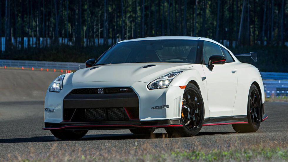 Images of 2015 Nissan GT-R NISMO | 980x551