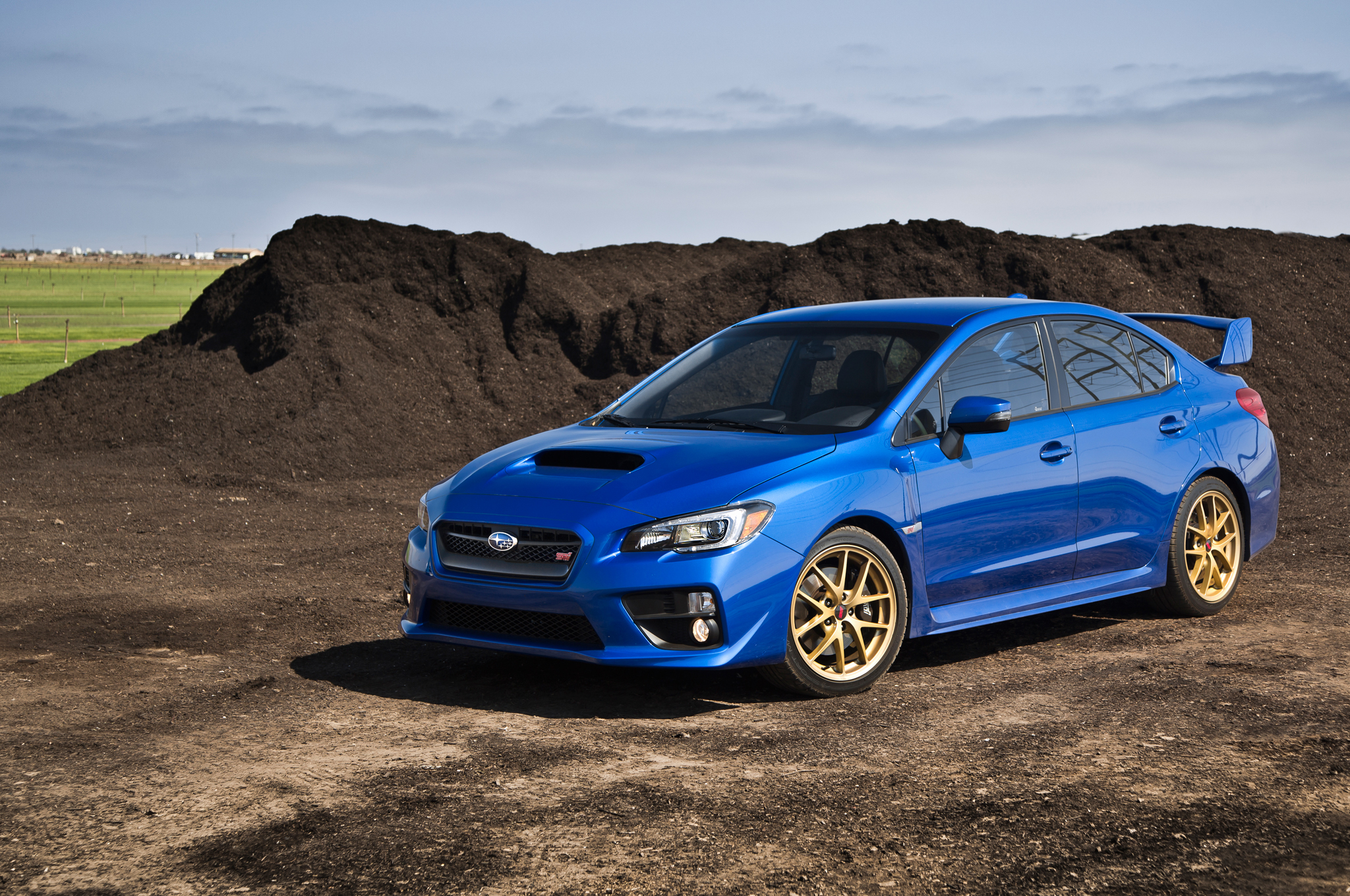 High Resolution Wallpaper | 2015 Subaru WRX STI 2048x1360 px