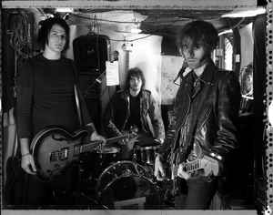 Amazing A Place To Bury Strangers Pictures & Backgrounds