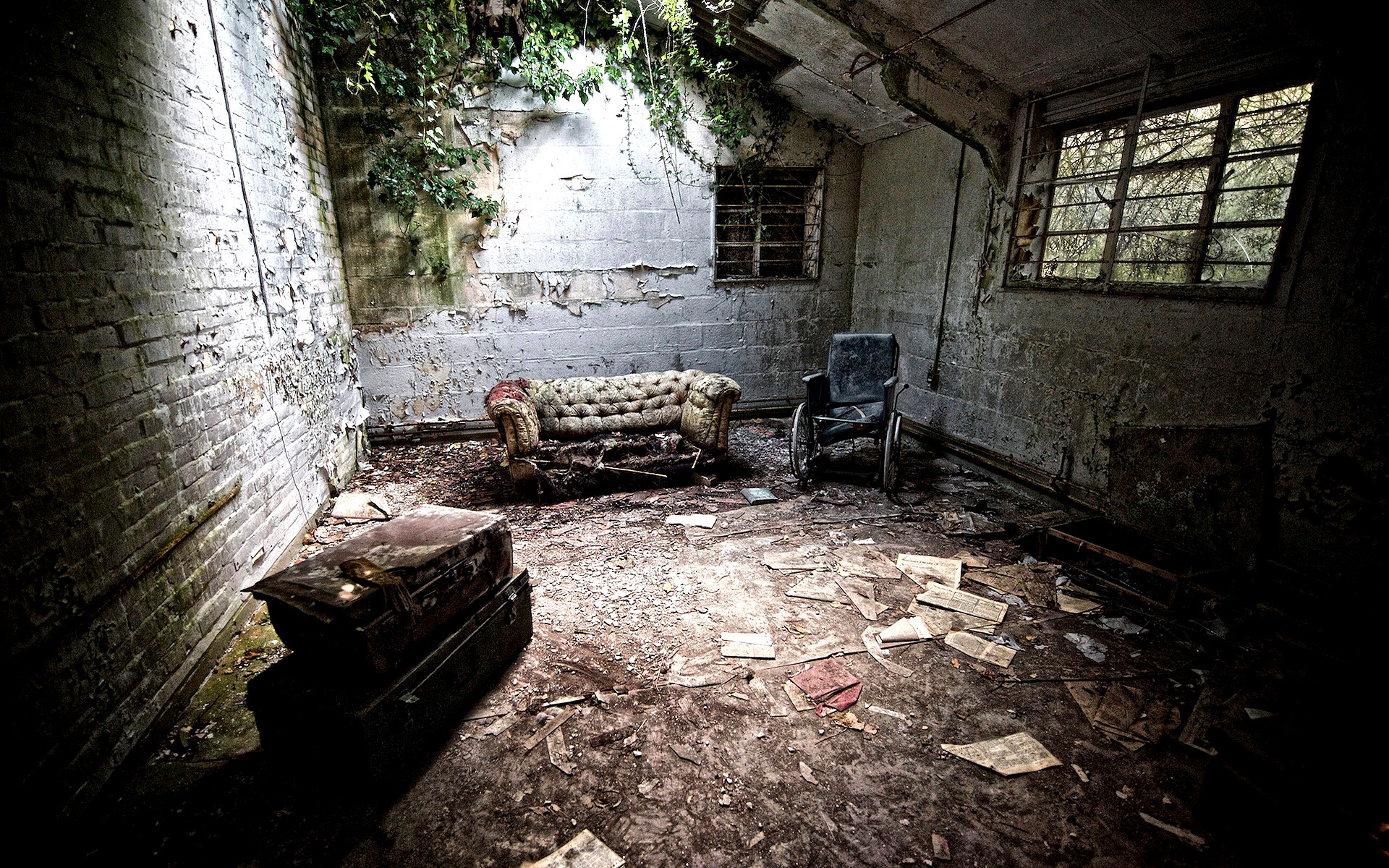 Amazing Abandoned Pictures & Backgrounds