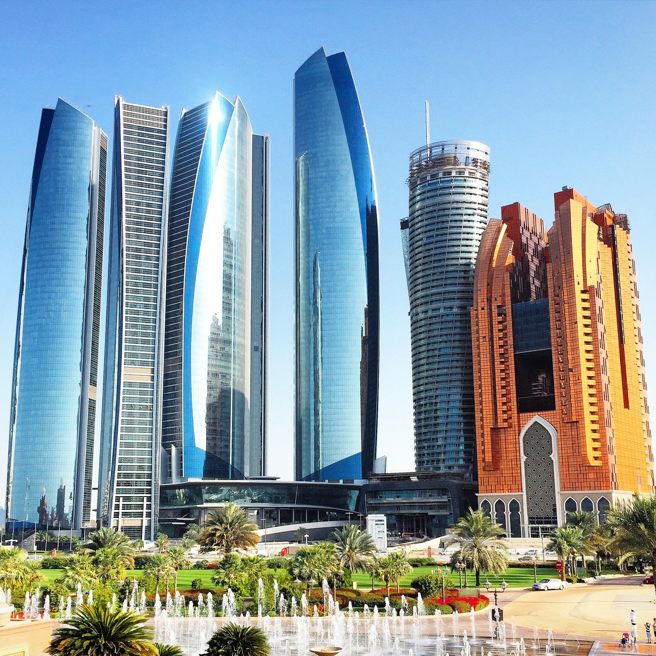 Amazing Abu Dhabi Pictures & Backgrounds