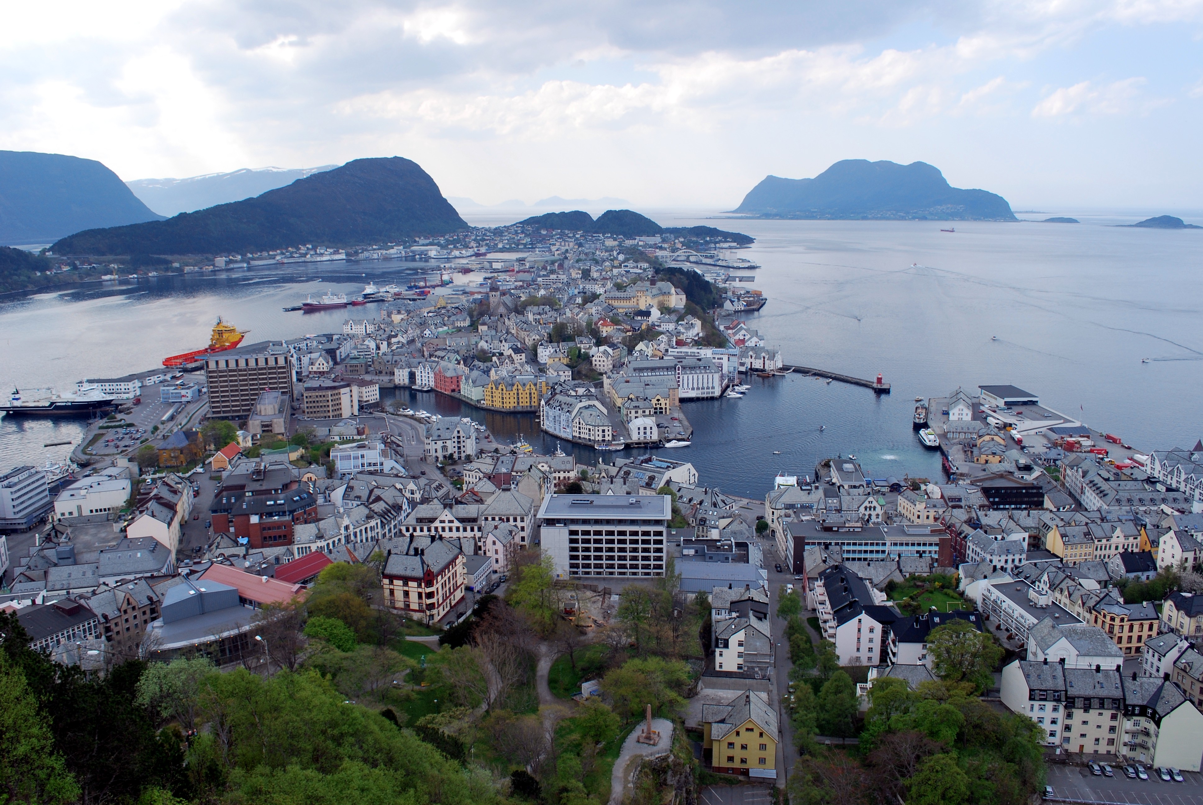 3872x2592 > Alesund Wallpapers