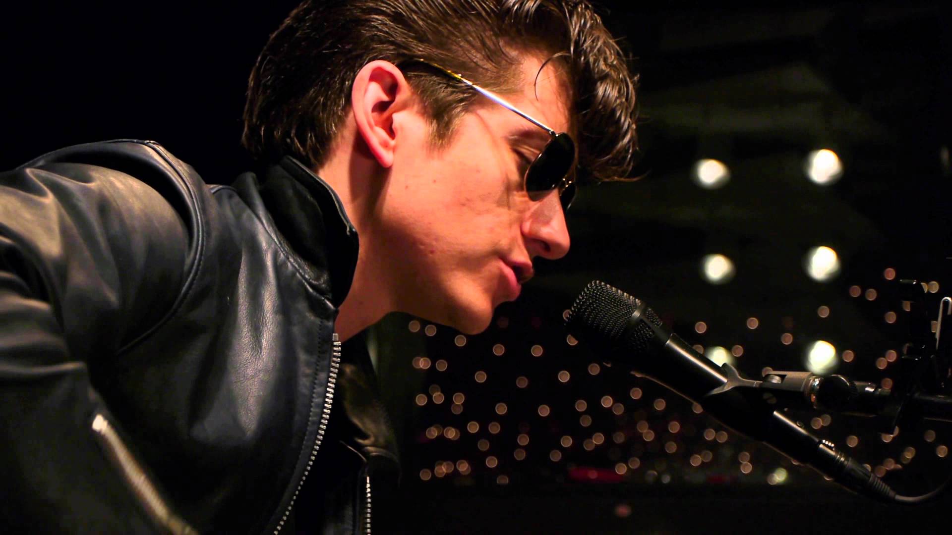 Amazing Alex Turner Pictures & Backgrounds