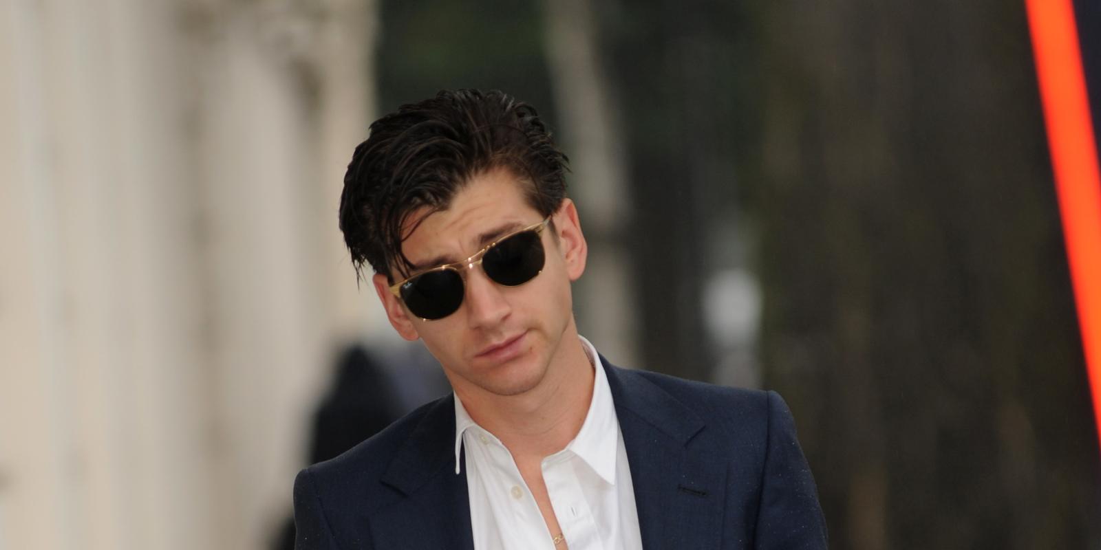 HD Quality Wallpaper | Collection: Music, 1600x800 Alex Turner