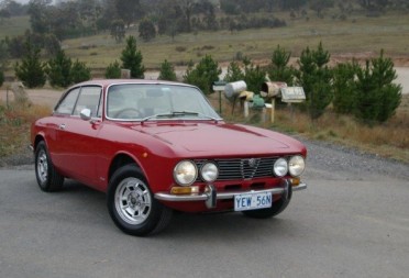 Nice Images Collection: Alfa Romeo 105 Desktop Wallpapers