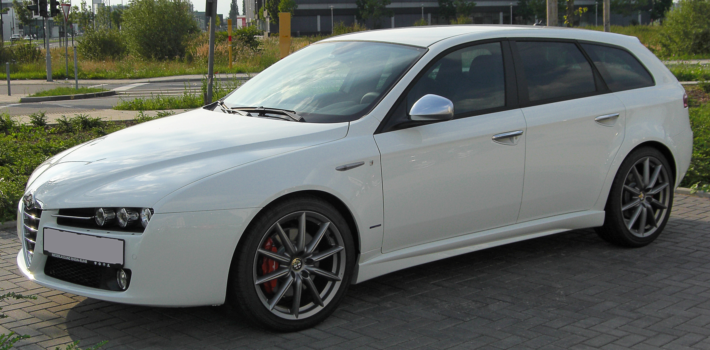 Alfa Romeo 159 Sportwagon Backgrounds, Compatible - PC, Mobile, Gadgets| 2470x1220 px