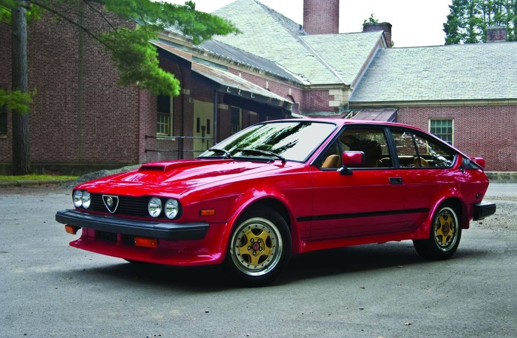 Amazing Alfa Romeo GTV Pictures & Backgrounds