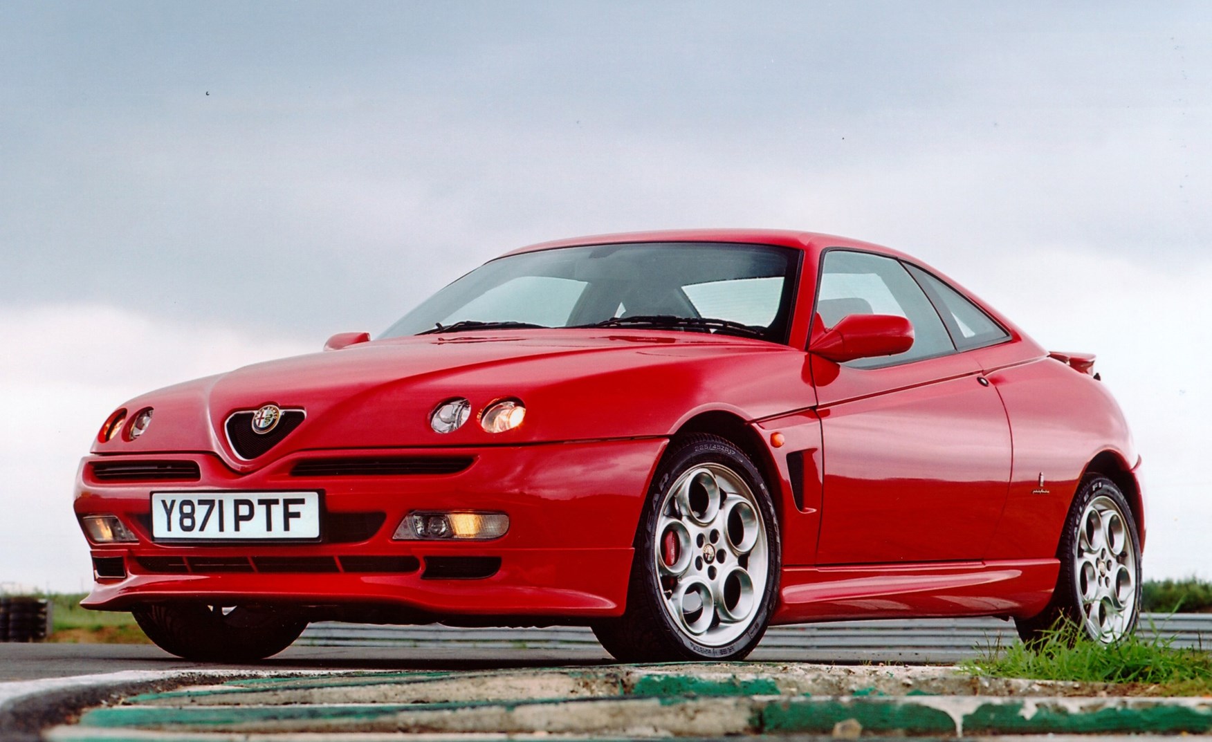Alfa Romeo GTV Backgrounds on Wallpapers Vista