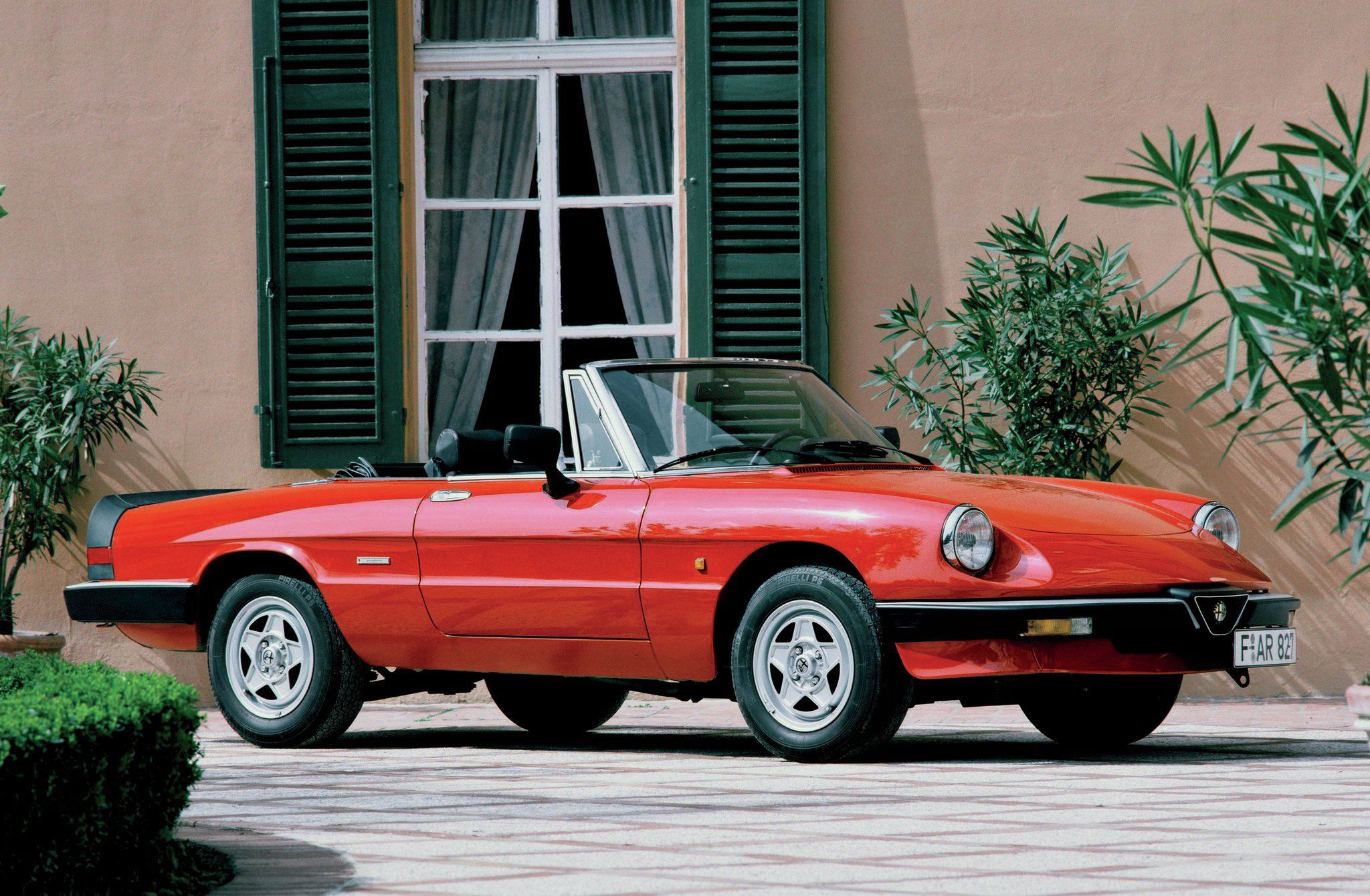 2048x1340 > Alfa Romeo Spider Wallpapers