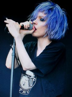 236x314 > Alice Glass Wallpapers