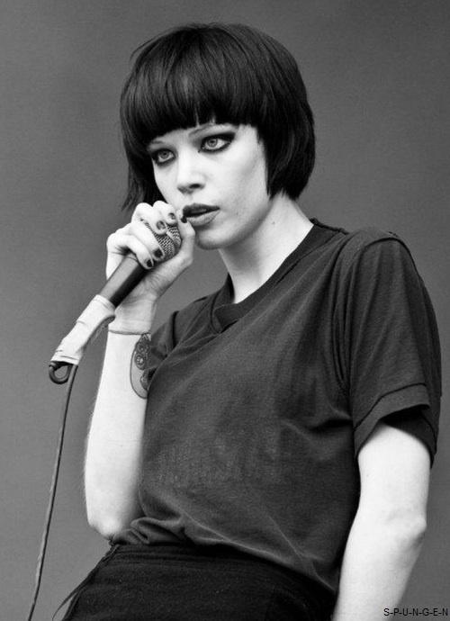 HQ Alice Glass Wallpapers | File 96.19Kb