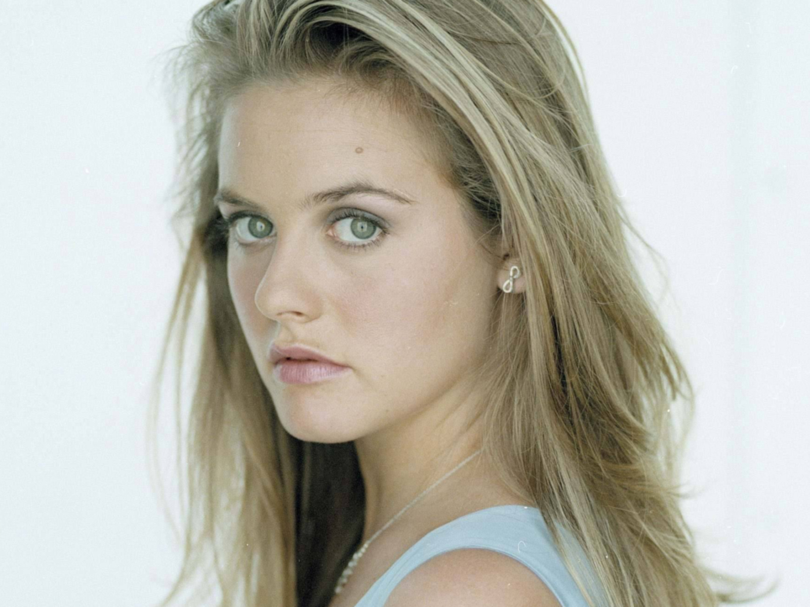 Alicia Silverstone High Quality Background on Wallpapers Vista