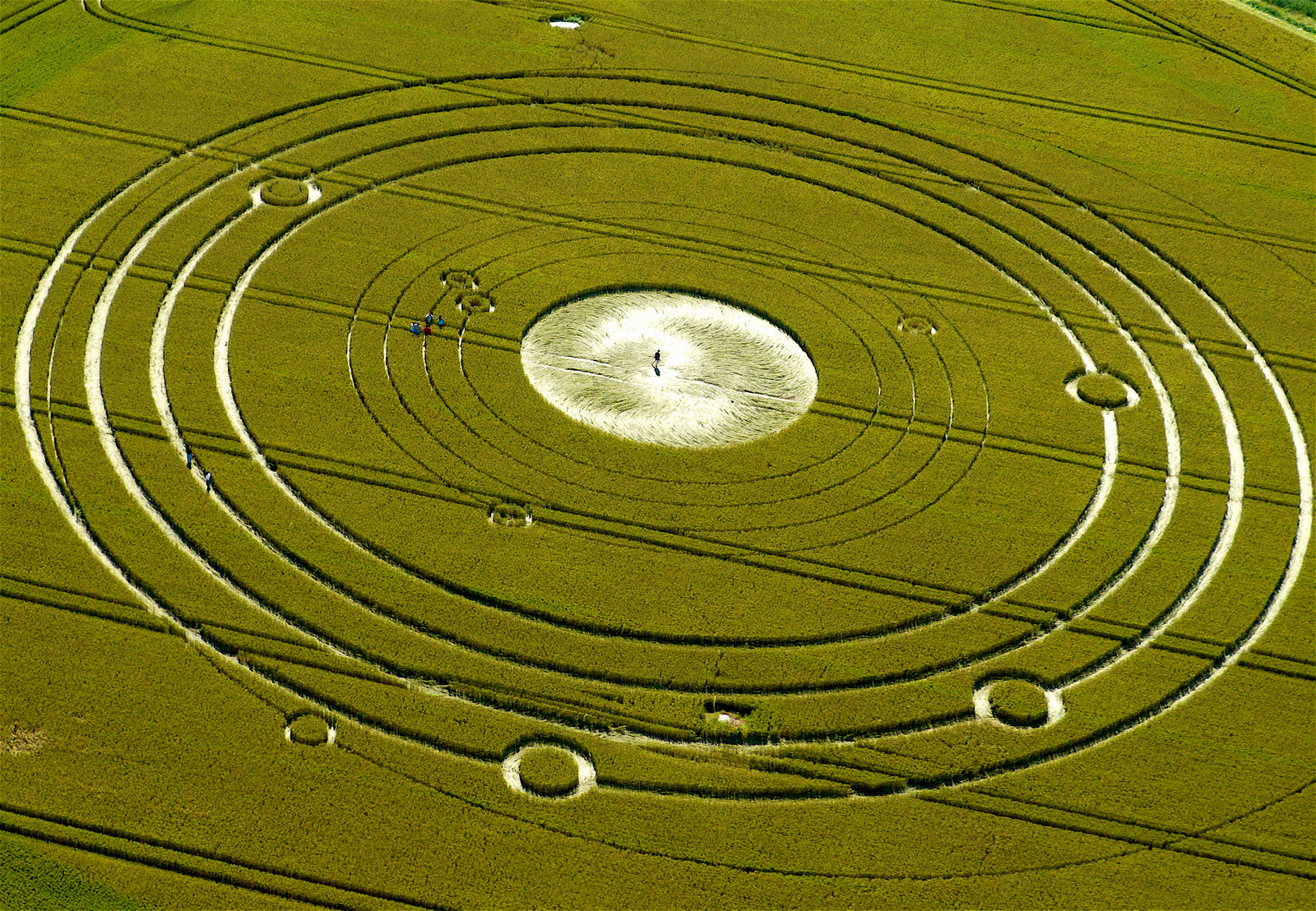 Images of Alien Circles | 1600x1108
