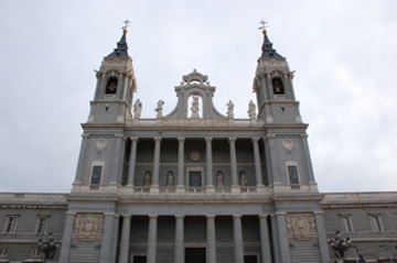 Nice Images Collection: Almudena Cathedral Desktop Wallpapers
