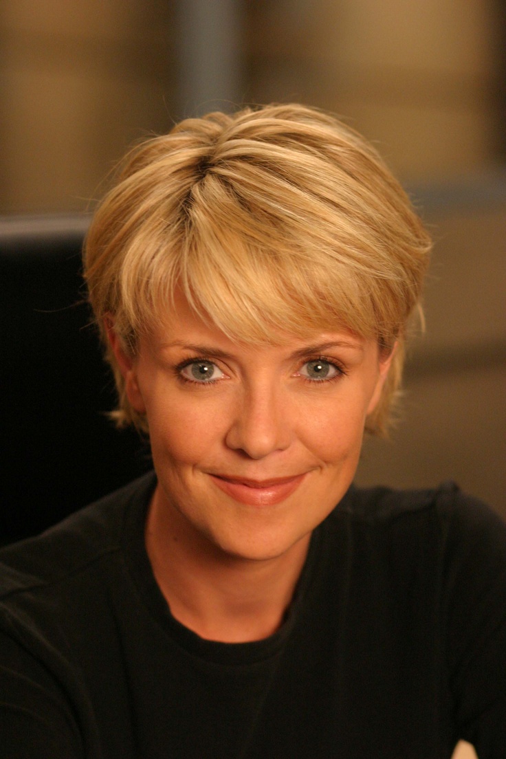 HD Quality Wallpaper | Collection: Celebrity, 736x1104 Amanda Tapping
