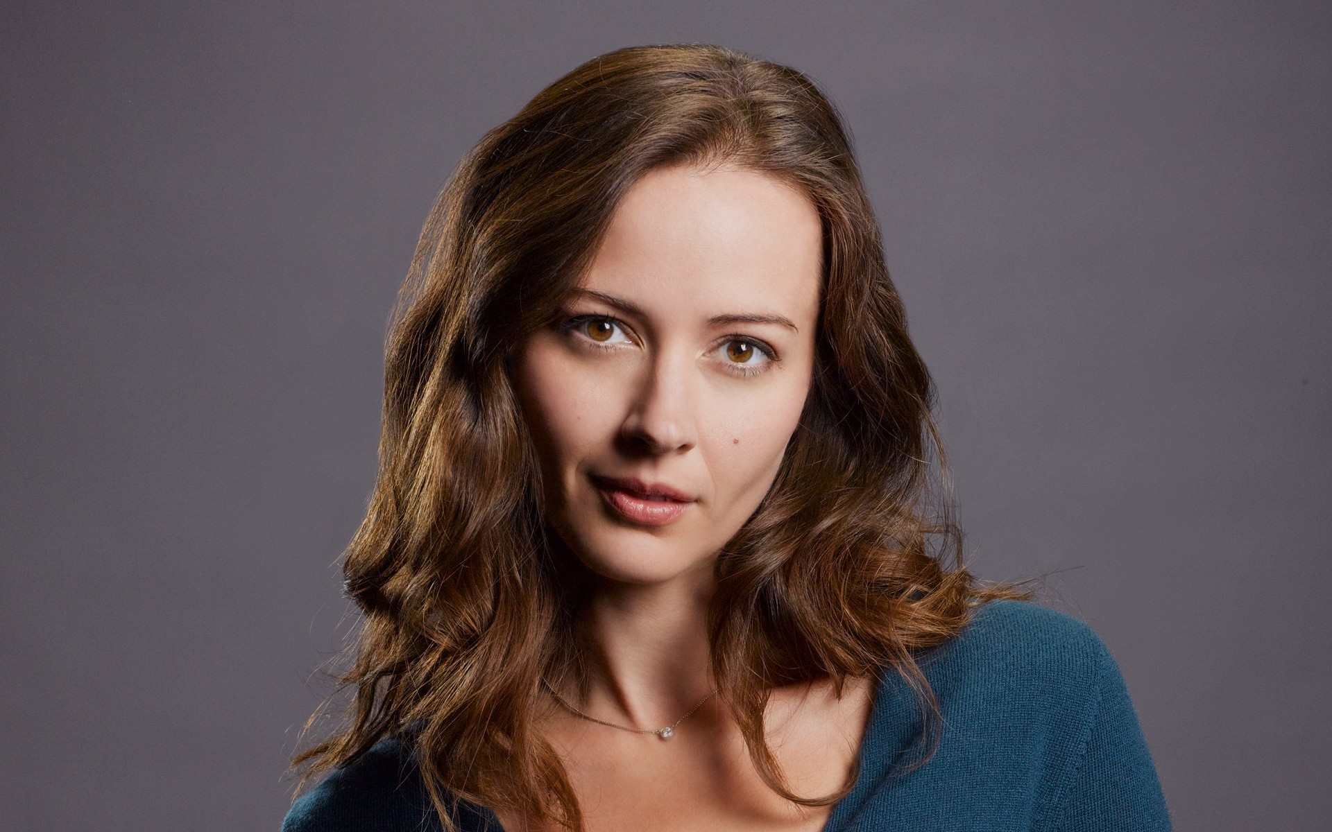 Amy Acker Backgrounds on Wallpapers Vista