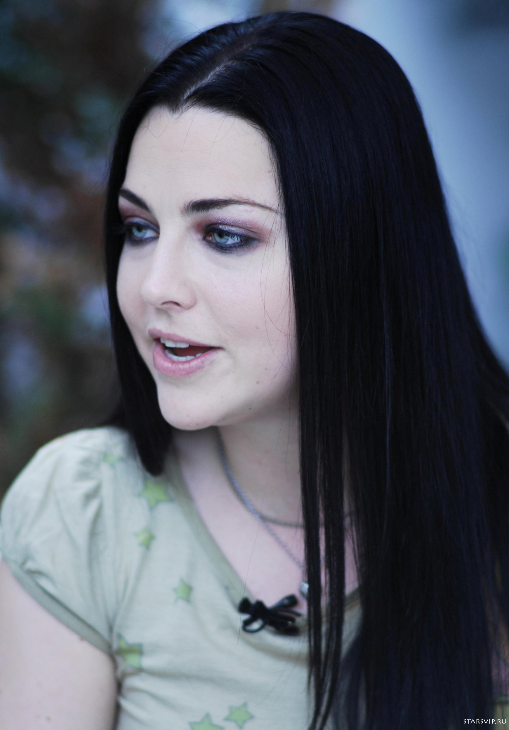 1743x2500 > Amy Lee Wallpapers