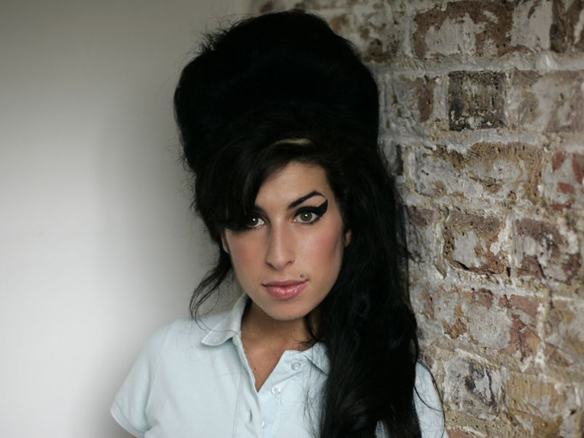 Nice Images Collection: Amy Winehouse Desktop Wallpapers