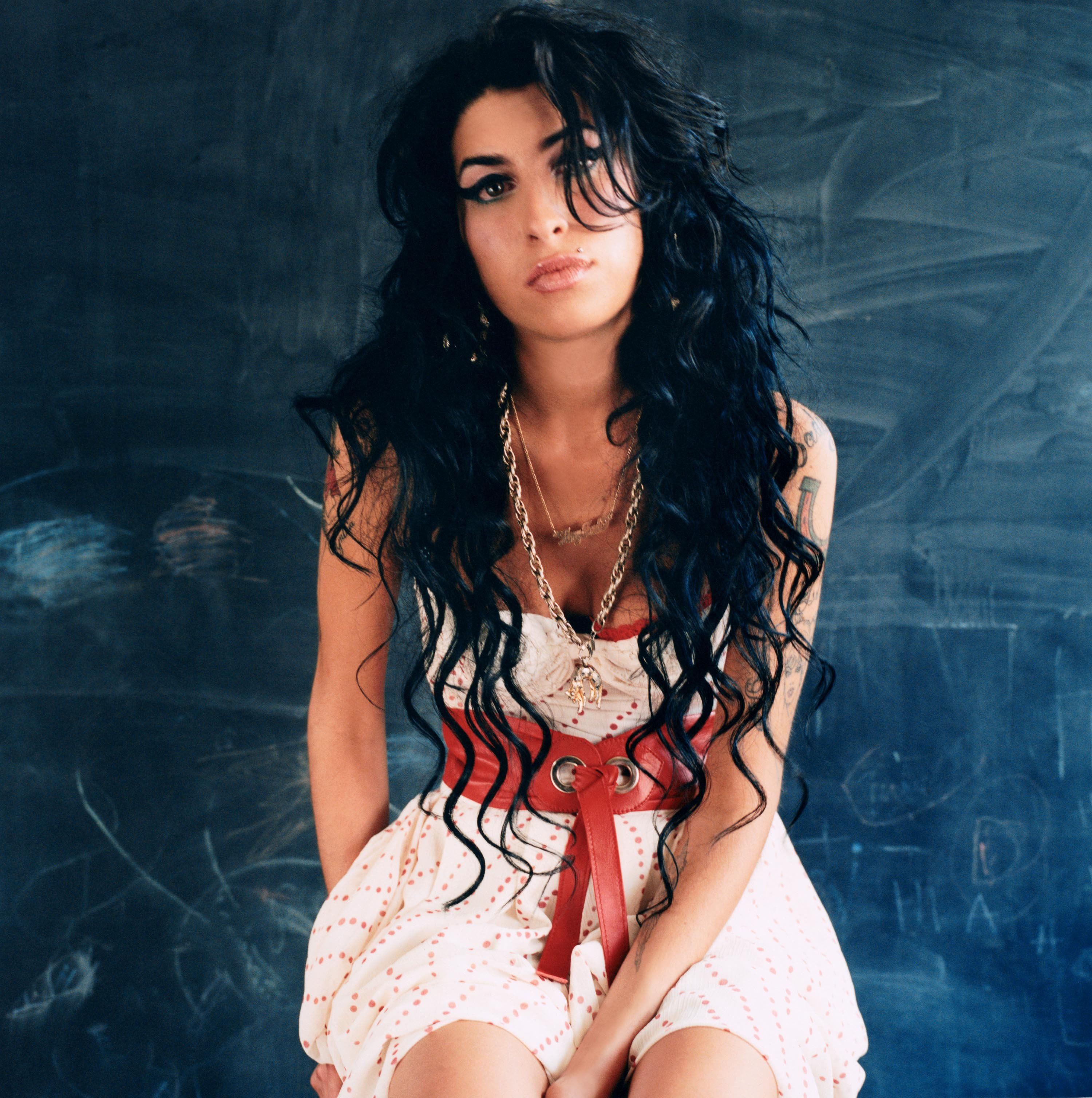 HD Quality Wallpaper | Collection: Music, 3000x3017 Amy Winehouse