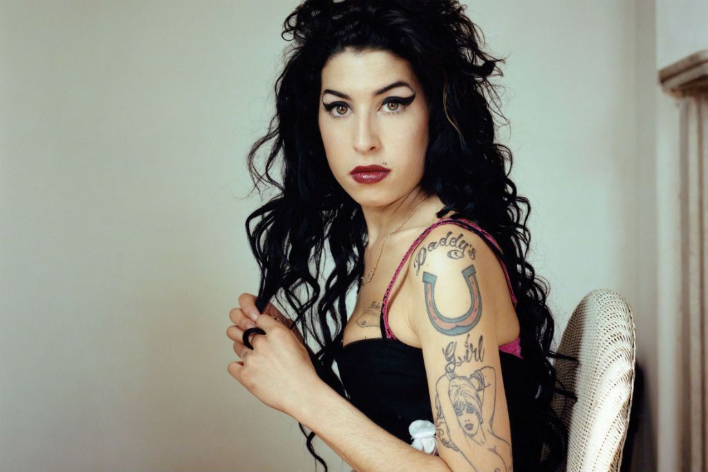 1024x683 > Amy Winehouse Wallpapers