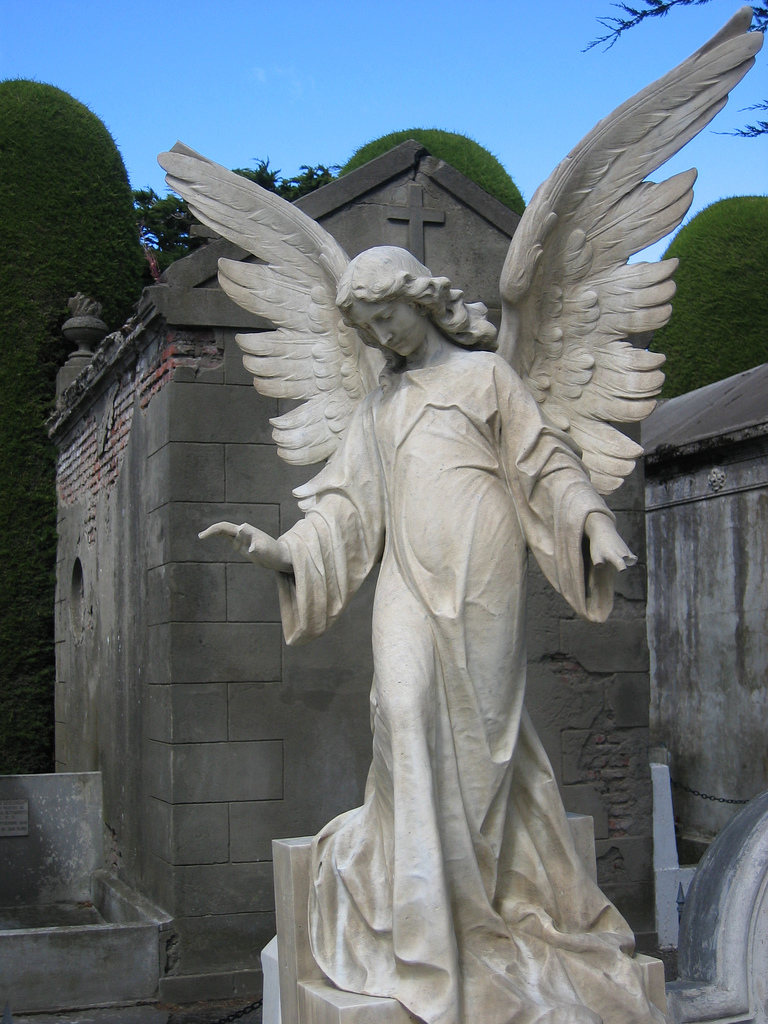 Amazing Angel Statue Pictures & Backgrounds