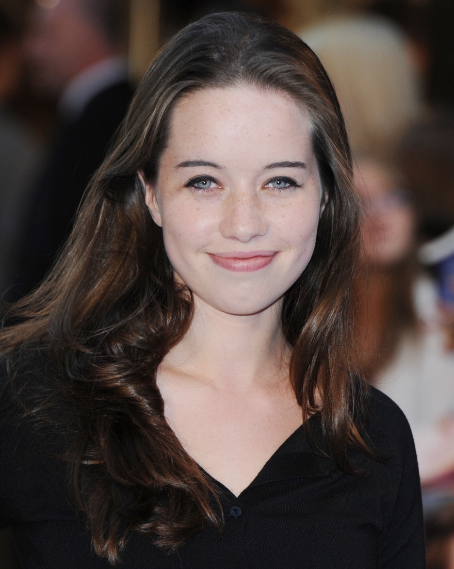 HD Quality Wallpaper | Collection: Celebrity, 936x1173 Anna Popplewell