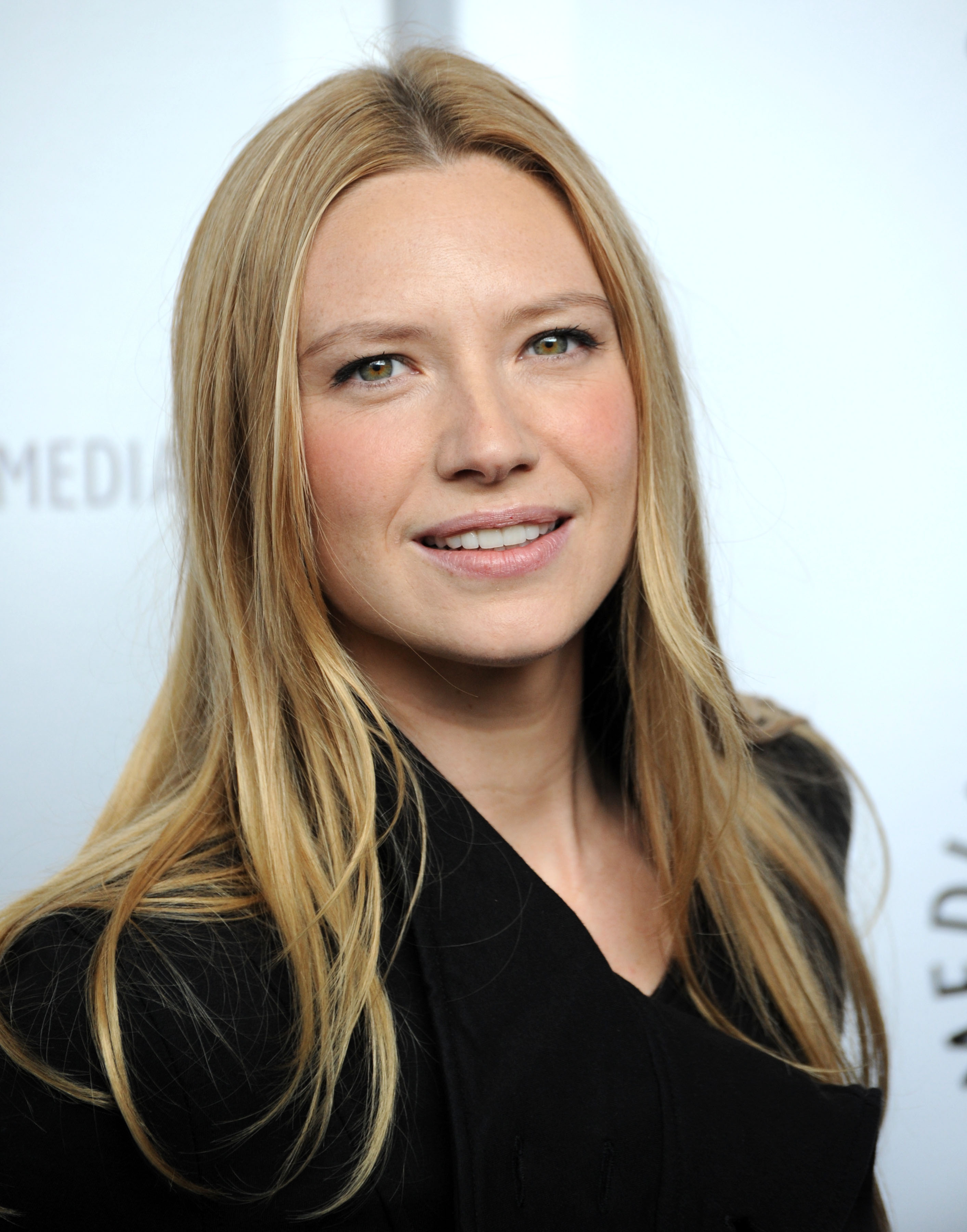 HD Quality Wallpaper | Collection: Celebrity, 2827x3600 Anna Torv