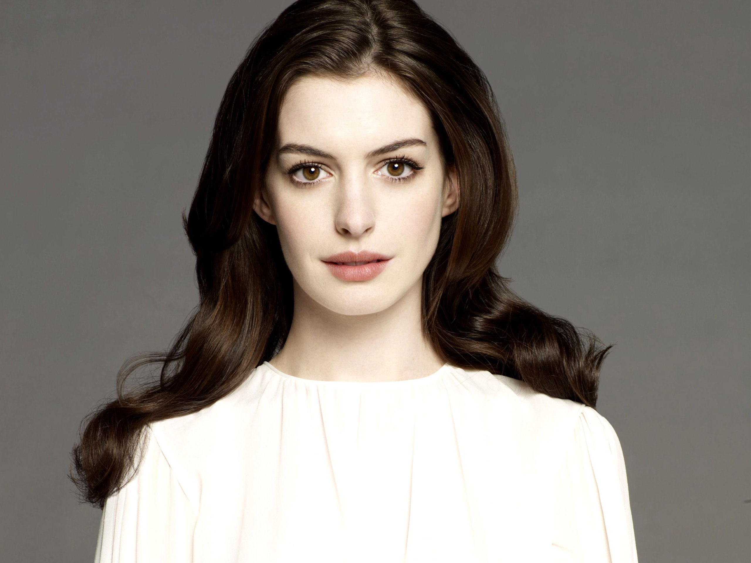 Anne Hathaway High Quality Background on Wallpapers Vista