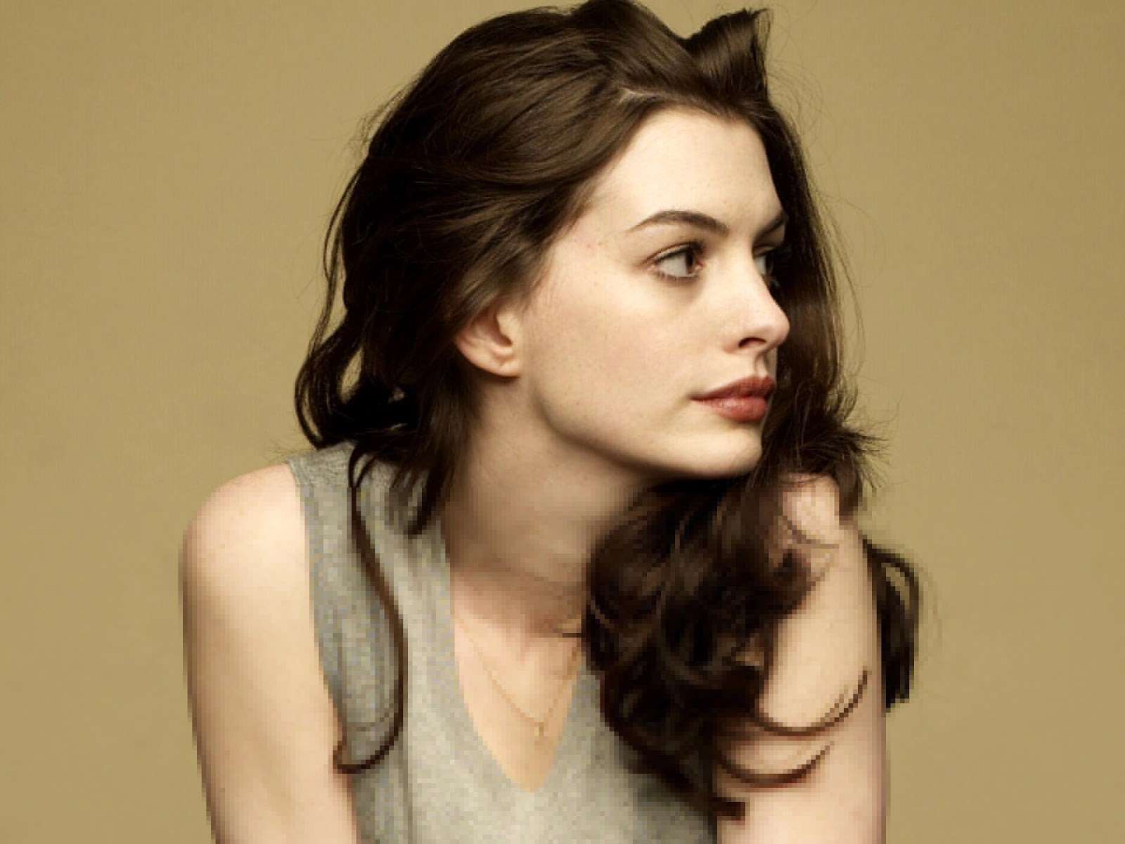 Anne Hathaway Backgrounds on Wallpapers Vista