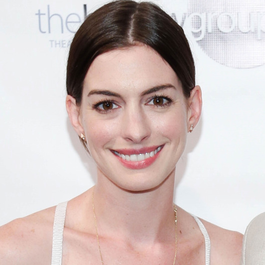 HQ Anne Hathaway Wallpapers | File 59.32Kb